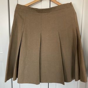 Burberry pleated skirt size 8